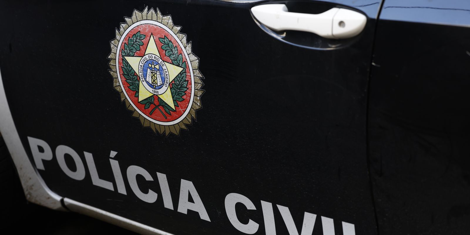 Polícia civil desarticula grupo que aplicava golpes contra idosos Imagem referente a Polícia civil desarticula grupo que aplicava golpes contra idosos