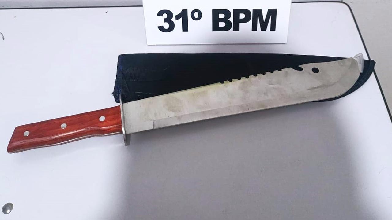 Discussão em bar termina com homem ferido por golpe de facão em Anahy Discussão em bar termina com homem ferido por golpe de facão em Anahy