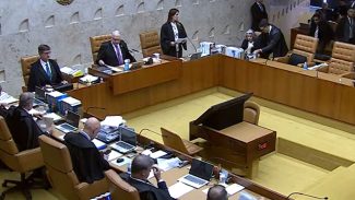 STF suspende julgamento sobre mandato-tampão para governo do Rio