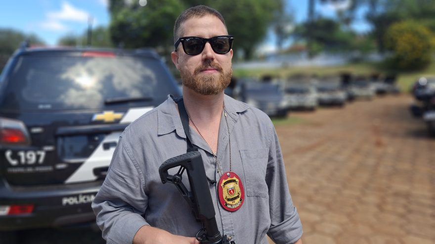 “Foi executado com mais ou menos 6 a 8 disparos, em via pública, cercado de pessoas”, afirma delegado