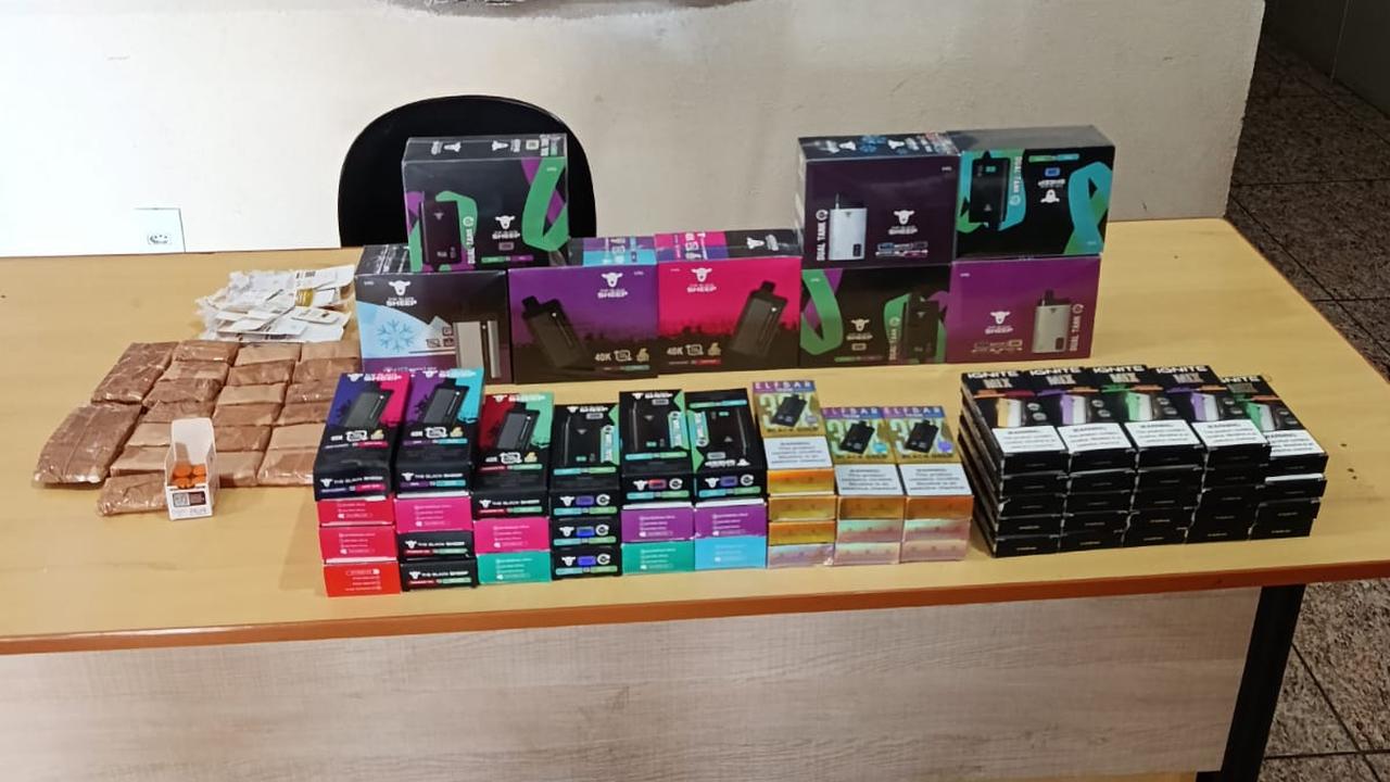 Durante fiscalização, PM apreende cigarros eletrônicos e Tirzepatida em Cascavel Imagem referente a Durante fiscalização, PM apreende cigarros eletrônicos e Tirzepatida em Cascavel