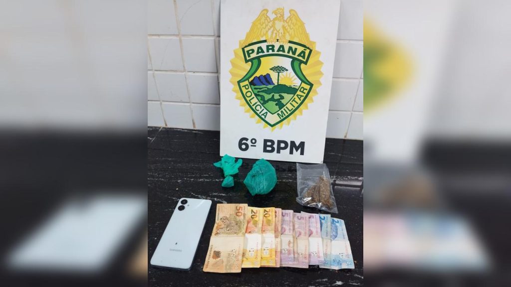 Homens vão algemados à Delegacia após resistência em abordagem contra o tráfico de drogas no Floresta