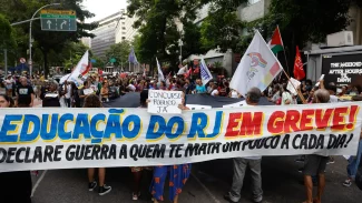 Professores estaduais e municipais do Rio fazem paralisação de 24h