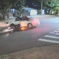 Imagem referente a Câmera registra momento em que motociclista morre em acidente no Brasília