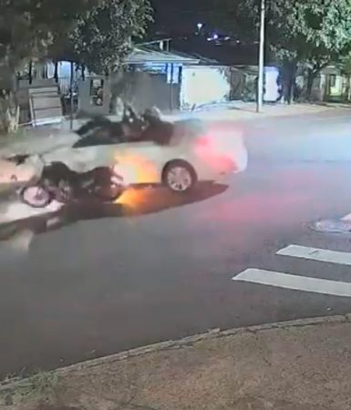 Câmera registra momento em que motociclista morre em acidente no Brasília Imagem referente a Câmera registra momento em que motociclista morre em acidente no Brasília
