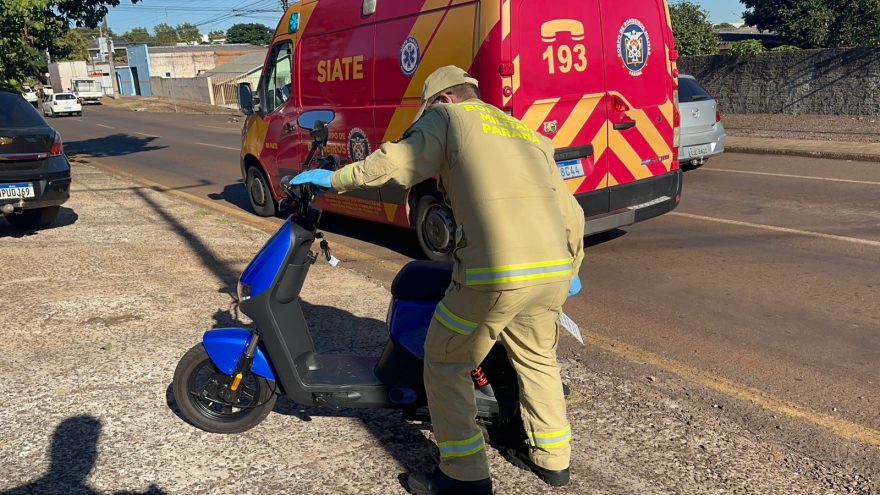 Jovem de 18 anos fica ferida após queda com scooter elétrica em Cascavel
