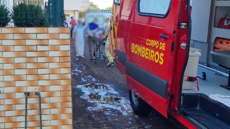 Homem é socorrido pelo Siate após sofrer queda