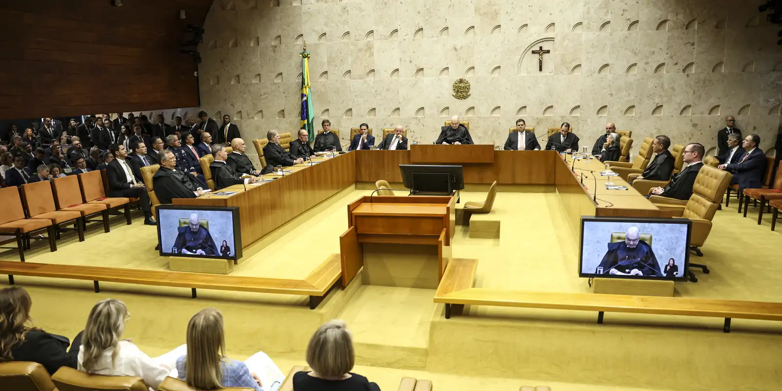 STF tem três votos para derrubar lei de SC que proibiu cotas raciais Imagem referente a STF tem três votos para derrubar lei de SC que proibiu cotas raciais