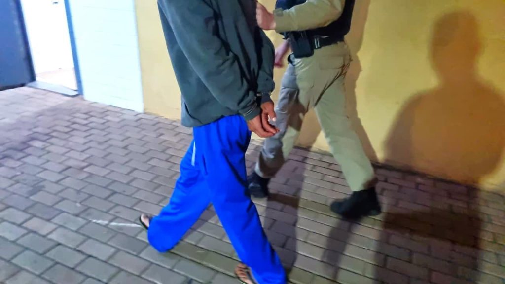 Jovem é atingida por facadas e suspeito é preso por tentativa de feminicídio