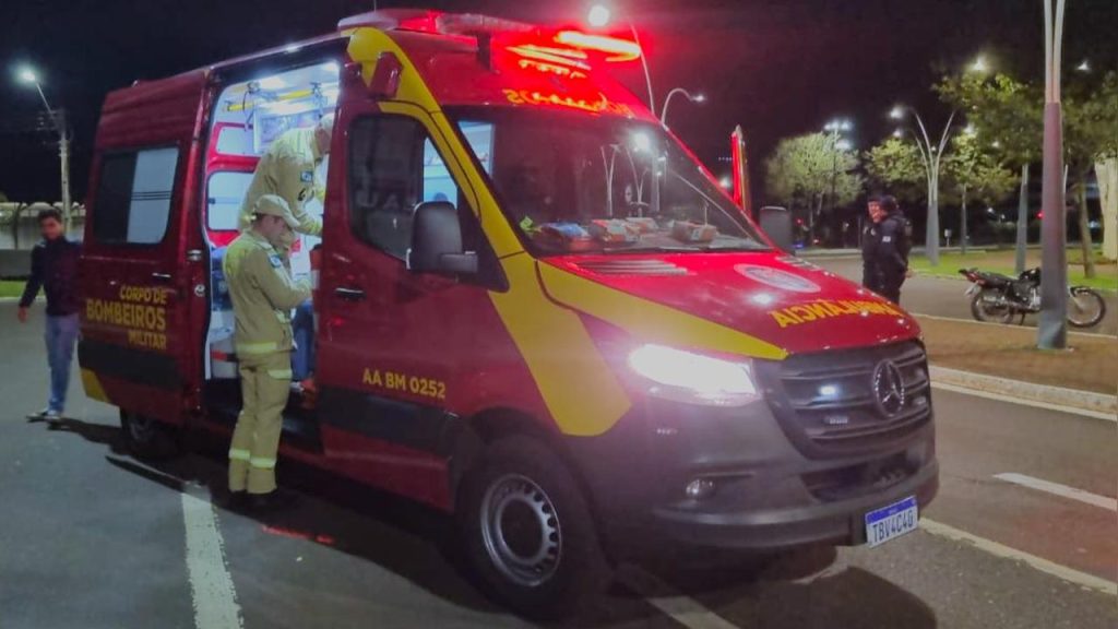 Motorista foge após provocar queda de moto na região da Praça da Bíblia