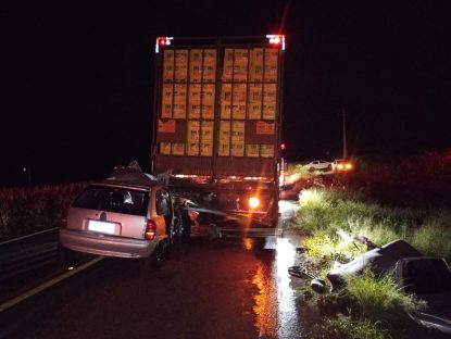 Ultrapassagem termina em grave acidente na PR-574 e deixa jovem ferido gravemente