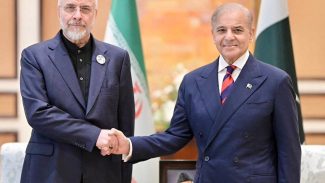 Líderes do Irã e EUA se reúnem no Paquistão em busca de acordo de paz