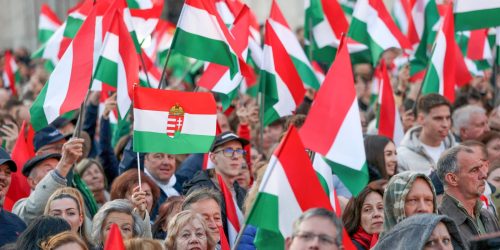 Hungria tem eleições neste domingo e Orbán pode deixar o poder Imagem referente a Hungria tem eleições neste domingo e Orbán pode deixar o poder