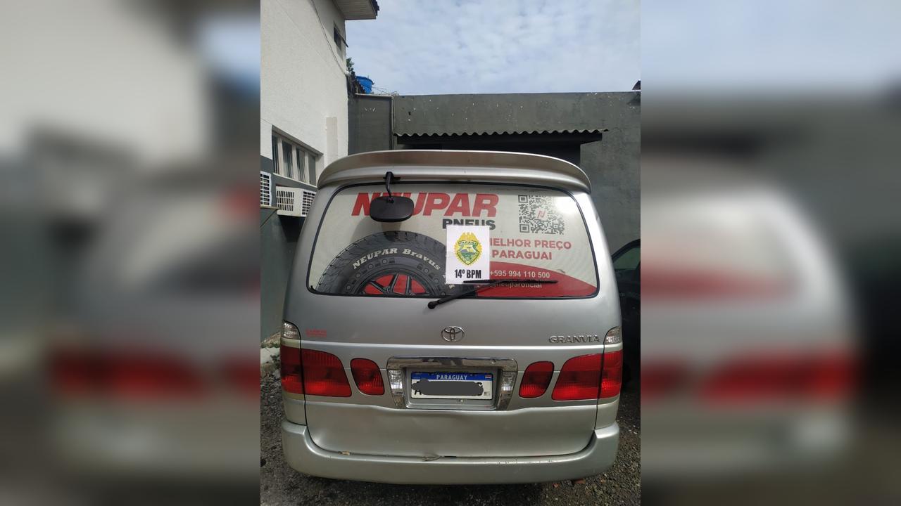 Polícia Militar recupera veículo furtado em Foz do Iguaçu Imagem referente a Polícia Militar recupera veículo furtado em Foz do Iguaçu