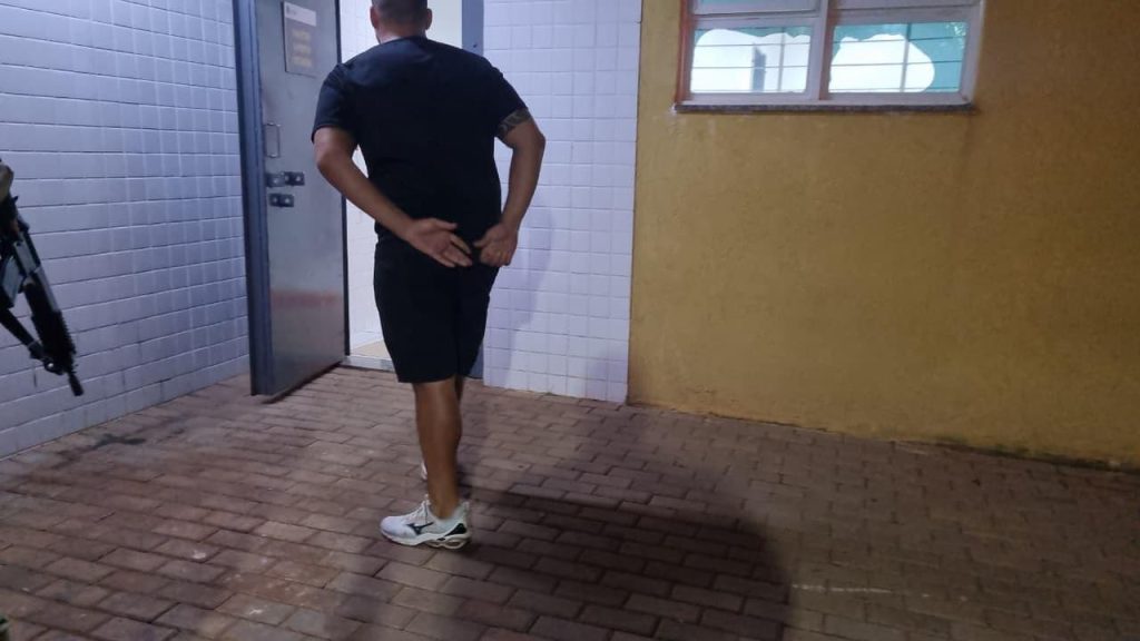 Motorista bate na traseira de viatura da PM no Centro de Cascavel