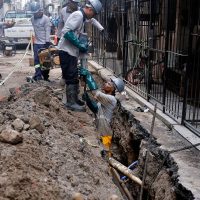 Imagem referente a Professora alerta para endividamento com taxa de água e esgoto na Maré