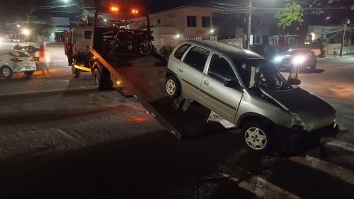 Motorista embriagado e sem habilitação é preso após causar acidente no Centro de Cascavel Imagem referente a Motorista embriagado e sem habilitação é preso após causar acidente no Centro de Cascavel