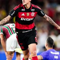 Imagem referente a Com dois gols de Pedro, Flamengo vence Fluminense pelo Brasileirão