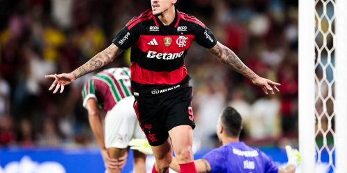 Com dois gols de Pedro, Flamengo vence Fluminense pelo Brasileirão Imagem referente a Com dois gols de Pedro, Flamengo vence Fluminense pelo Brasileirão