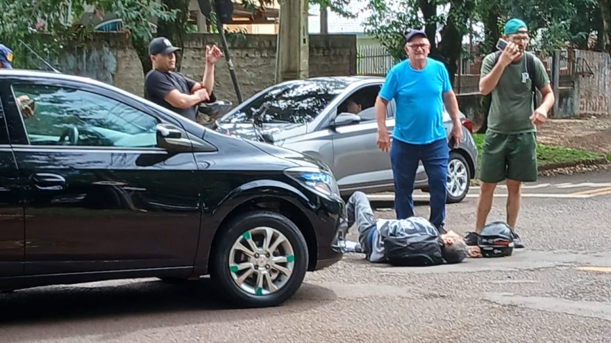 Motociclista fica ferido em acidente na Rua Carlos Bartolomeu Cancelli