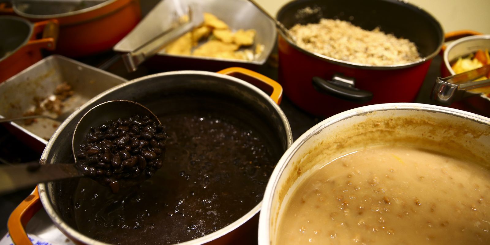Insegurança alimentar atinge mais de 60% das famílias em favelas Insegurança alimentar atinge mais de 60% das famílias em favelas