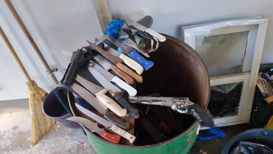 Guarda Municipal apreende armas falsas e objetos perigosos em Cascavel