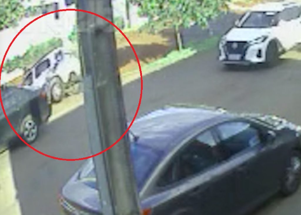 Vídeo mostra momento em que carro desaparece em valeta no Brasmadeira