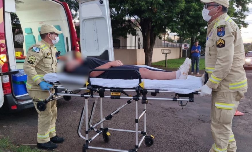 Jovem de moto fica ferida em pancada contra carro no Pacaembu