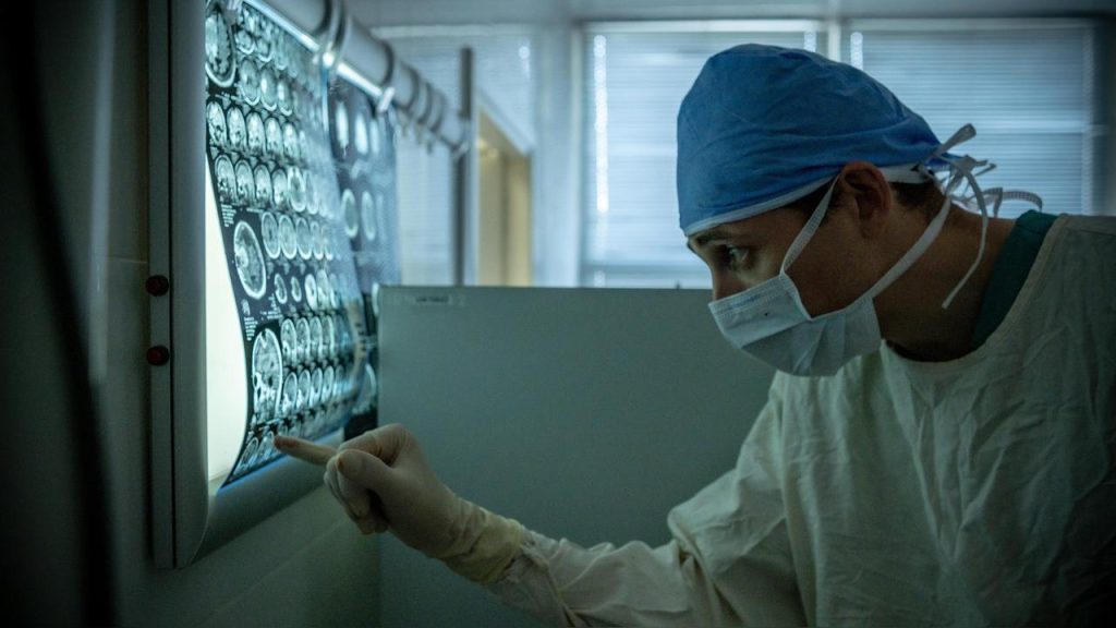 Dia Nacional do Neurocirurgião destaca atuação de especialistas do cérebro