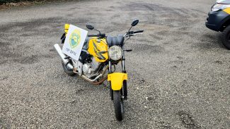 Moto furtada em Cascavel é encontrada abandonada no interior de Mercedes