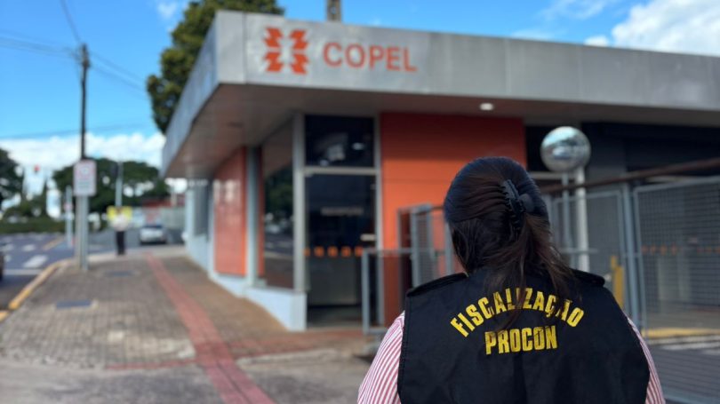 Procon notifica Copel sobre retirada de resíduos após podas de árvores