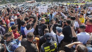 Motoristas protestam contra regulamentação do serviço por aplicativo Motoristas protestam contra regulamentação do serviço por aplicativo
