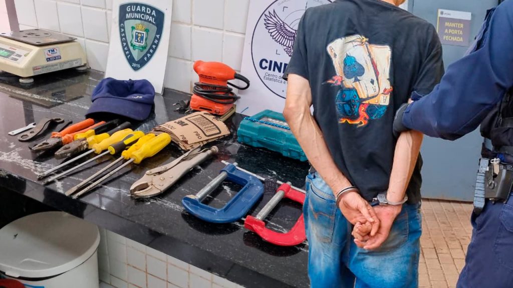 Homem é flagrado com ferramentas furtadas no Jardim Colonial