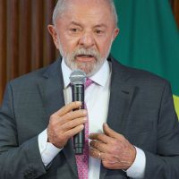 Imagem referente a Lula diz que país não precisa de escola cívico-militar na educação