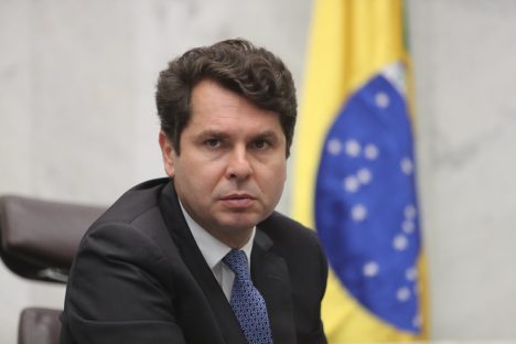 Alexandre Curi confirma candidatura ao Senado pelo Paraná em 2026