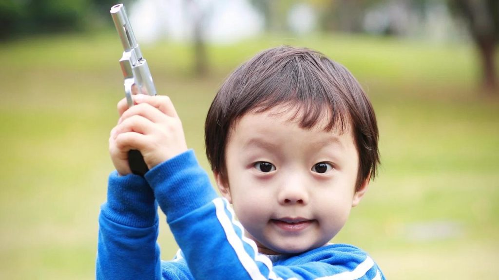 Proteção das crianças entra em debate no Dia do Desarmamento Infantil