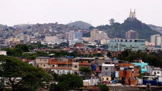 Justiça decreta prisão preventiva de casal que levava armas para o CV