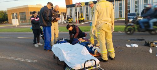 Motociclista tem lesão na perna após colisão frontal na marginal da BR-277 Imagem referente a Motociclista tem lesão na perna após colisão frontal na marginal da BR-277