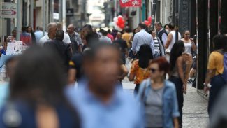 Abono salarial começa a ser pago para nascidos em março e abril