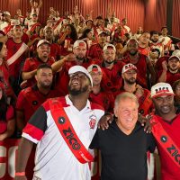 Imagem referente a Estreia de documentário sobre Zico emociona público no Rio
