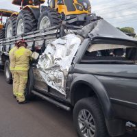 Motorista de L200 morre ao colidir com caminhão na BR-163, em Cascavel Imagem referente a Motorista de L200 morre ao colidir com caminhão na BR-163, em Cascavel