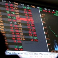 Imagem referente a Bolsa interrompe sequência de 11 altas e cai 0,46%