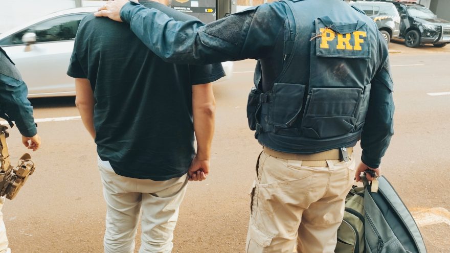 Homem é preso pela PRF com mochila cheia de canetas emagrecedoras na BR-369