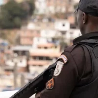 Imagem referente a MPRJ denuncia policiais por crimes durante operação em favelas do Rio