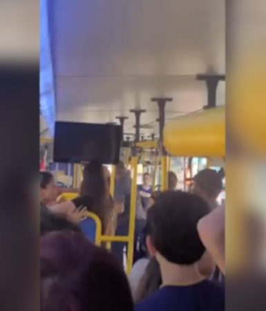 Imagem referente a Vídeo mostra quebra-pau entre passageiros no transporte coletivo de Cascavel
