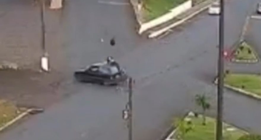 Motociclista fica gravemente ferido após colisão com carro em Guaraniaçu