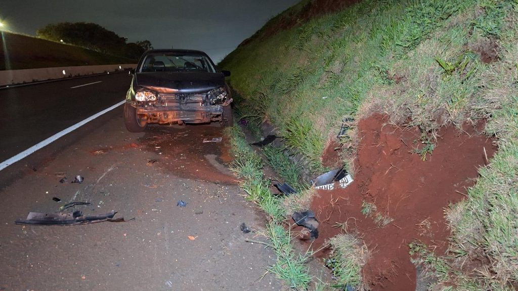 Carro com sangue e chaves na ignição é encontrado abandonado na BR-467 em Cascavel