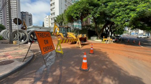 Obras na Olavo Bilac avançam para instalação de tubos de drenagem Obras na Olavo Bilac avançam para instalação de tubos de drenagem