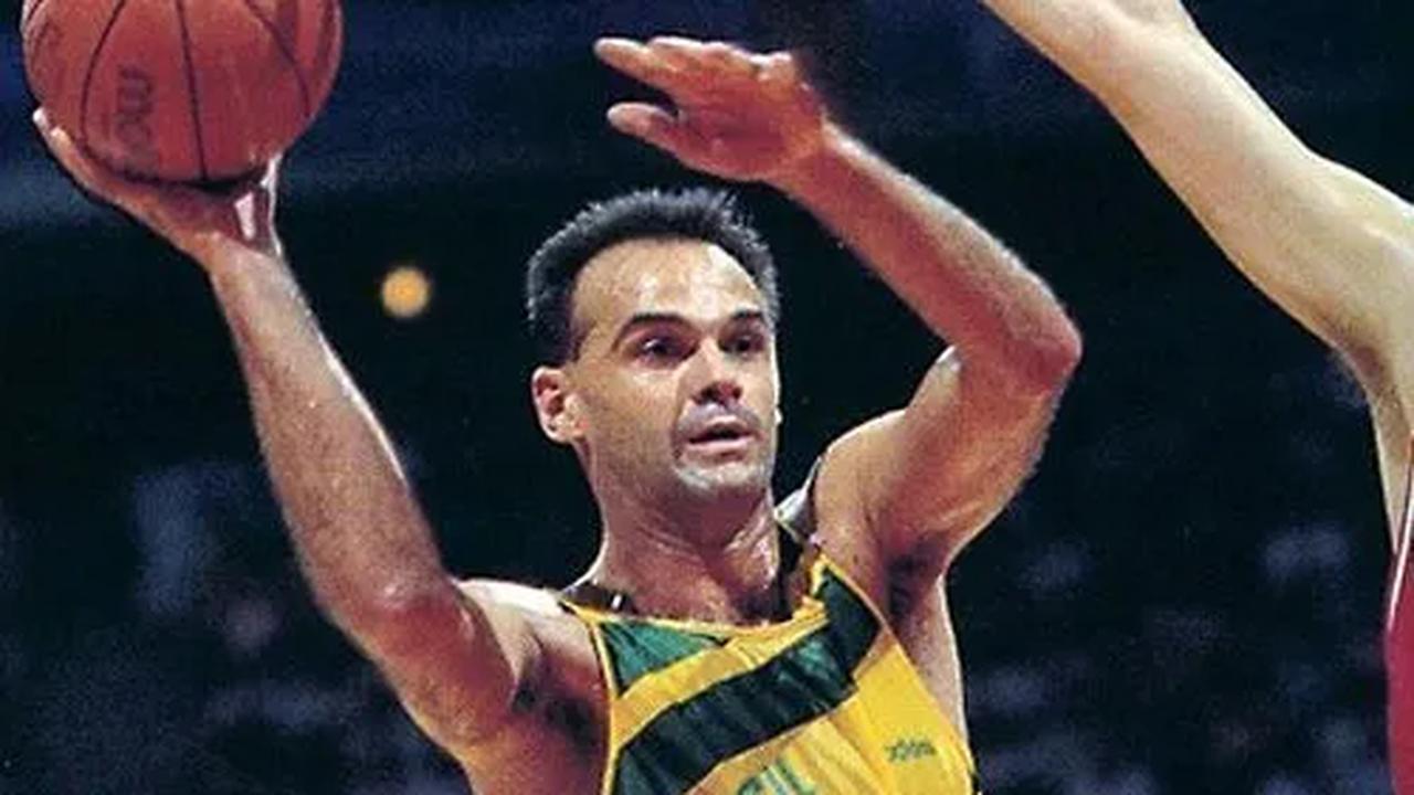 Oscar Schmidt, lenda do basquete brasileiro, morre aos 68 anos Imagem referente a Oscar Schmidt, lenda do basquete brasileiro, morre aos 68 anos