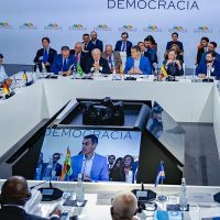 Imagem referente a Pobres não podem pagar por irresponsabilidade das guerras, diz Lula